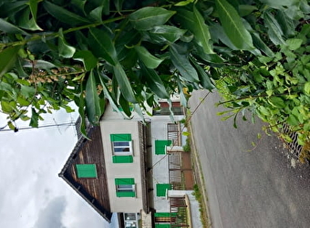 Au Coteau des Thermes :  Hirondelle - SAINT-HONORE-LES-BAINS