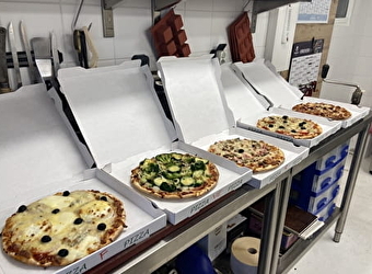 Aux 2 Routes - La Cuisine traditionnelle - LORMES