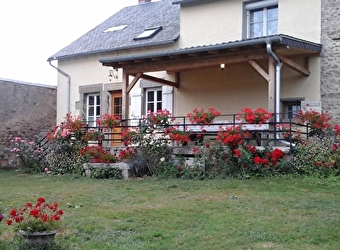 Gîte à Quarré-Les-Tombes - QUARRE-LES-TOMBES