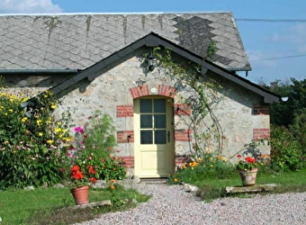 La Petite Maison de Féfé - SAINT-HILAIRE-EN-MORVAN