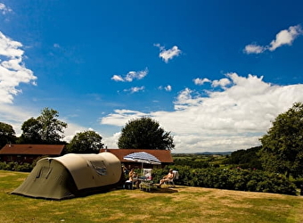 Camping Domaine de la Gagère - LUZY