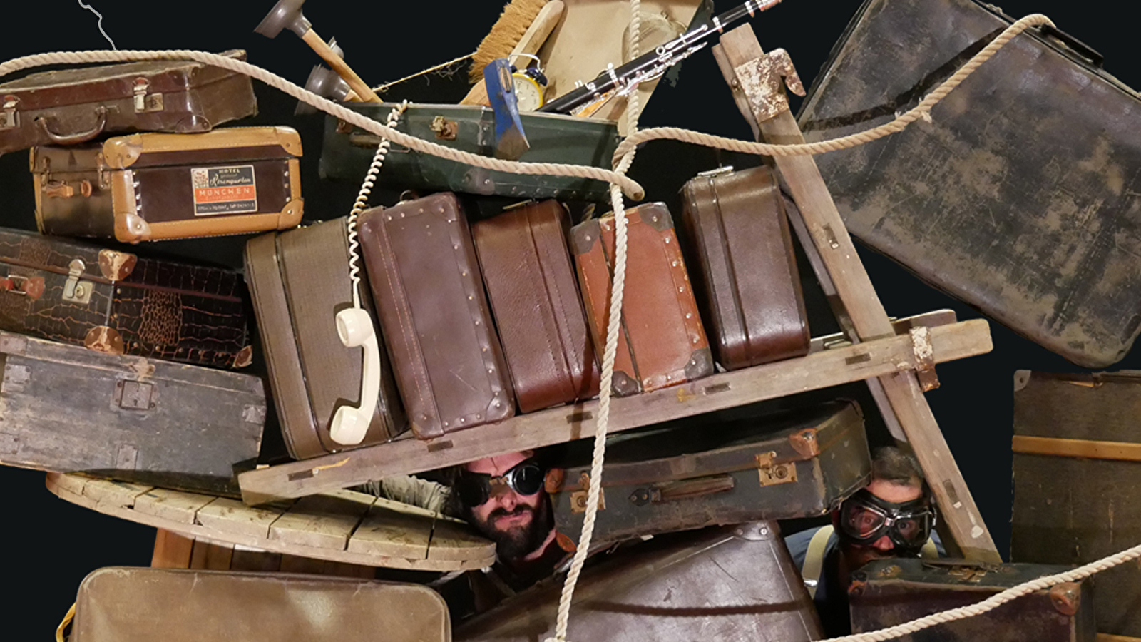 Des Valises et Nous! - Spectacle Futile - Cie Les Sous Fifres