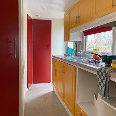 Bungalow en bois du Camping de l'Etang du Goulot