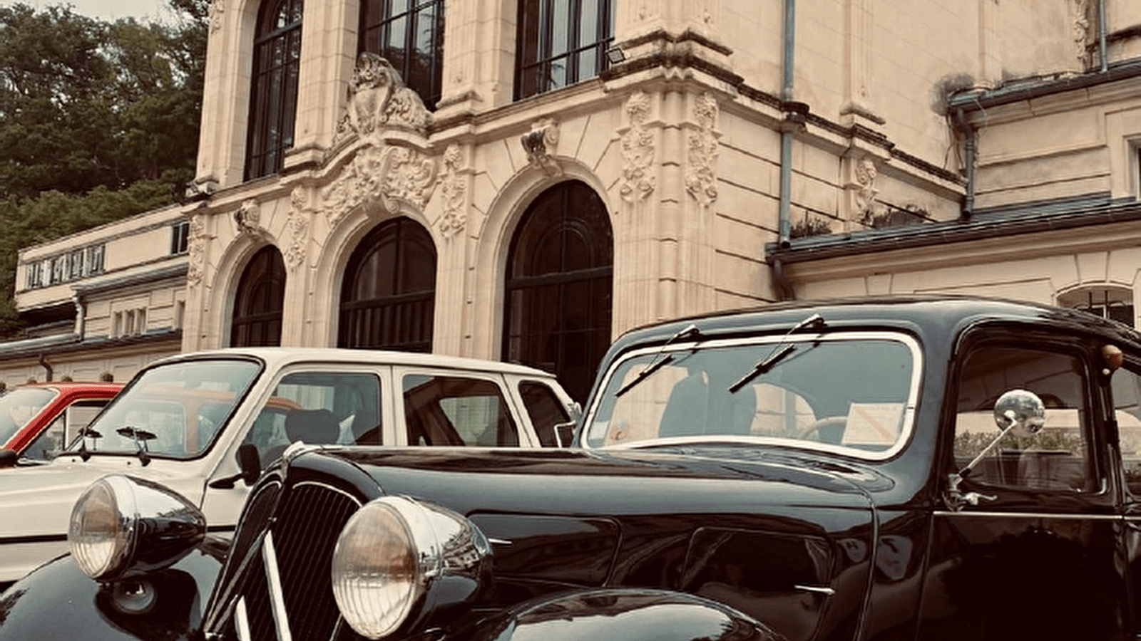 Rallye touristique de véhicules anciens et d'exception (1ère édition)