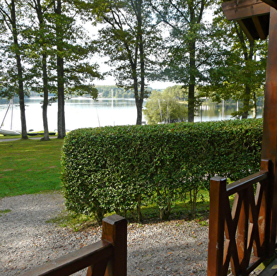 Location hébergements Chalets n°2 de 6 personnes Lac des Settons Morvan - Activital