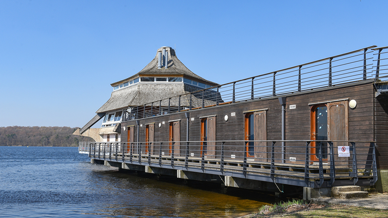 Location Chambre Cabine n°10 pour 2 personnes Lac des Settons Morvan - Activital