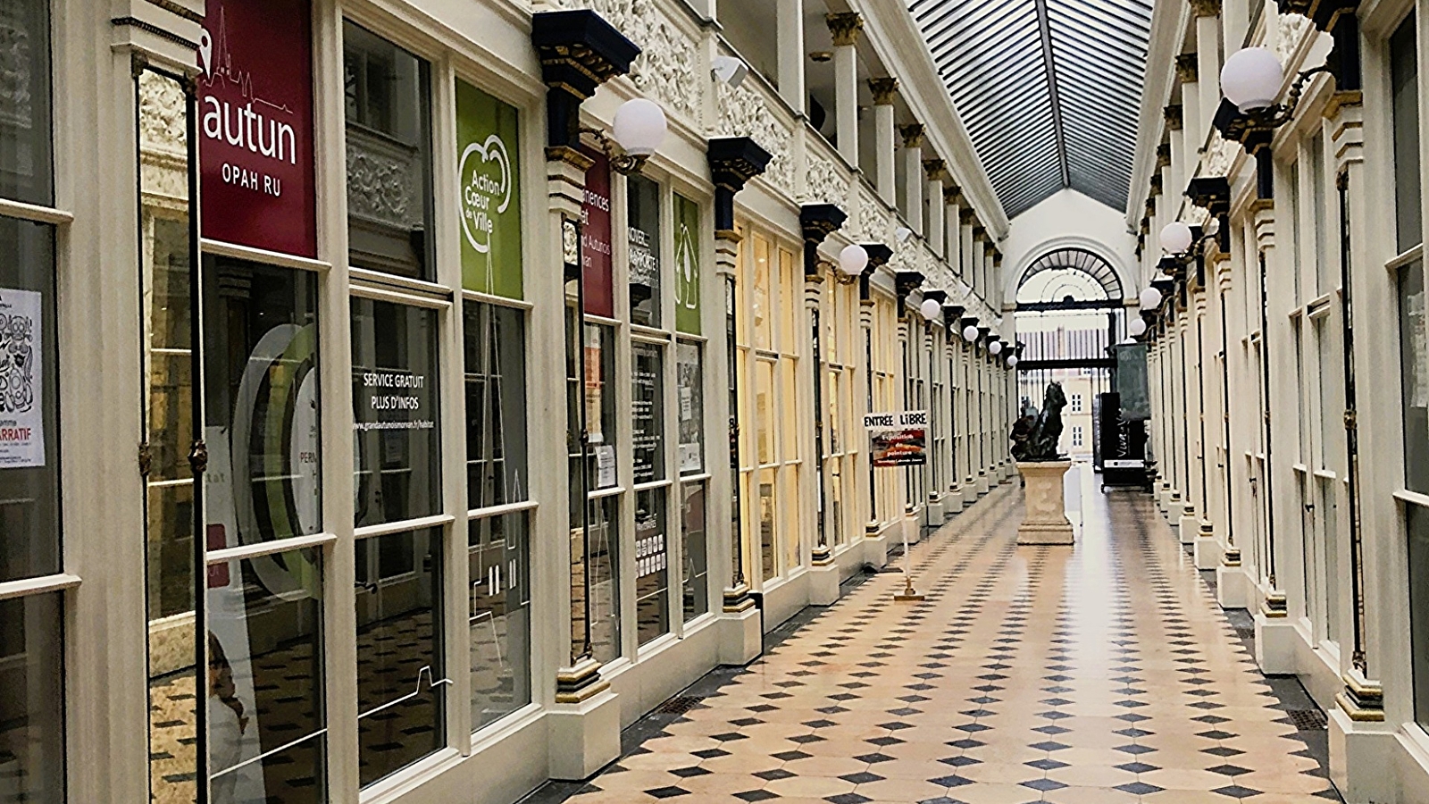 Autun moderne : du centre-ville au quartier de la gare.
