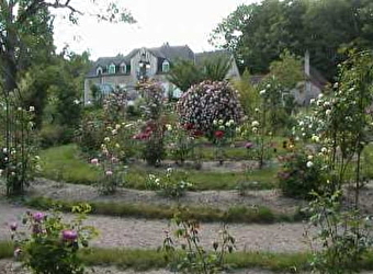 Aire de pique-nique de la Roseraie - LA CELLE-EN-MORVAN