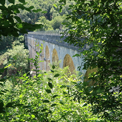 L'Aqueduc de Montreuillon