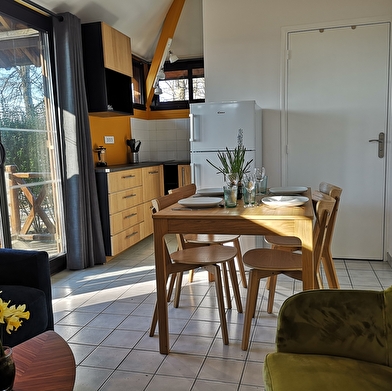 Location hébergements Chalets n°2 de 6 personnes Lac des Settons Morvan - Activital