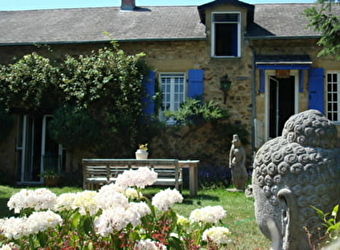 Les volets bleus - LAROCHEMILLAY