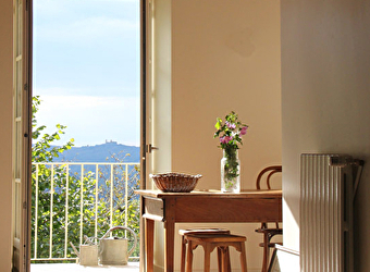 La Petite Montjoie - gîte de charme face à Vézelay - THAROISEAU