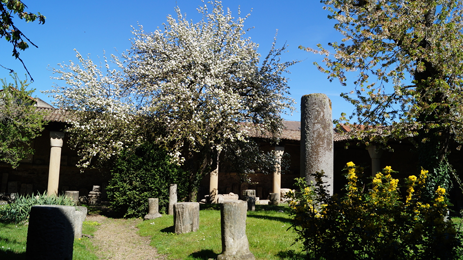 Balade antique dans le quartier monumental d'Augustodunum