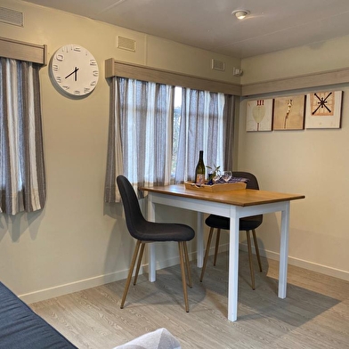 Bungalow en bois du Camping de l'Etang du Goulot