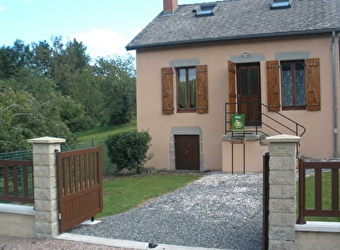 La Place - LA CELLE-EN-MORVAN